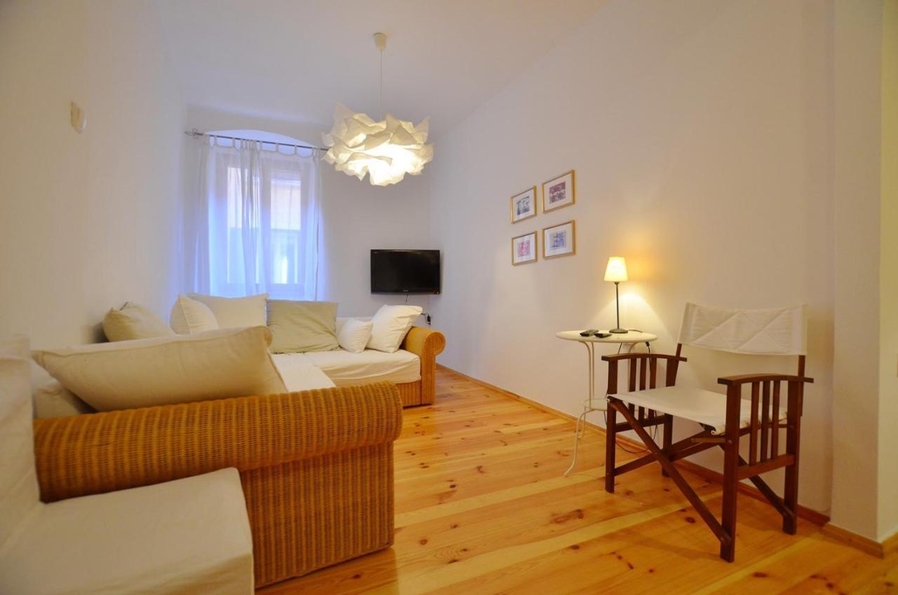 Leko Old Town Apartment Ровин Екстериор снимка